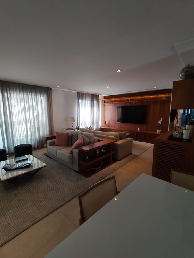 Apartamento, 4 quartos, 217 m² - Foto 1