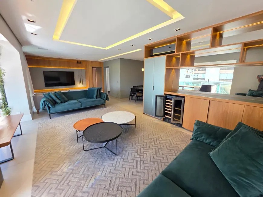 Apartamento, 3 quartos, 176 m² - Foto 2